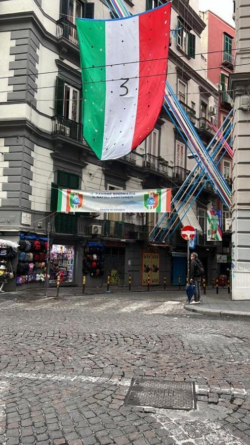 Appartement La Dimora Di Vittoria à Naples Extérieur photo